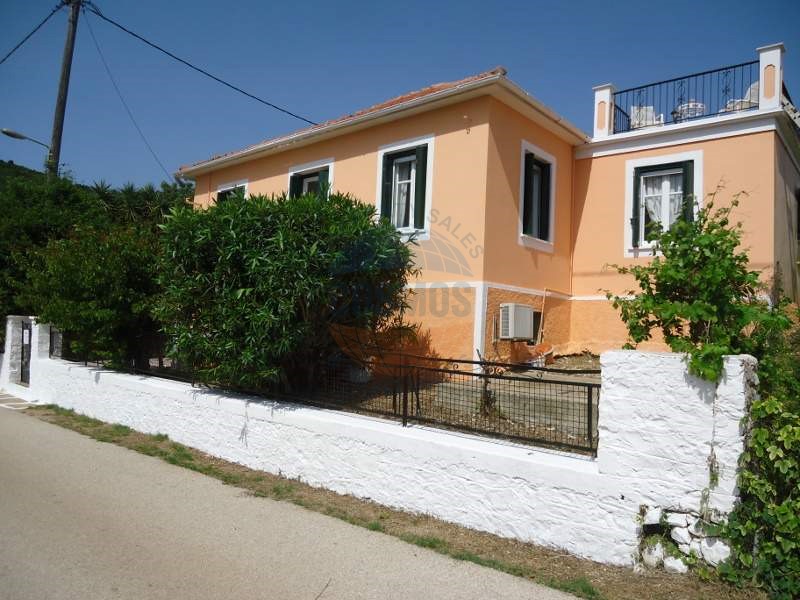 SEAFRONT HOUSE FOR SALE IN FISCARDO, KEFALONIA Cosmos Properties