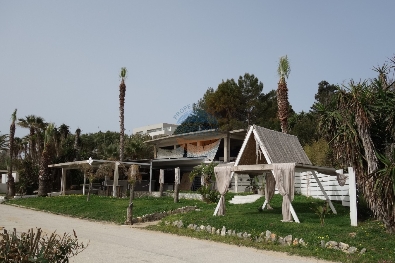 SEASIDE BEACH BAR OF 140 SQ.M &UNFINISHED A’FLOOR OF 140 SQ.M ON THE